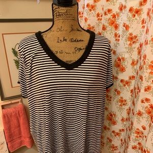 Basix V neck tee. Black/Wht stripe. 26/28 Avenue